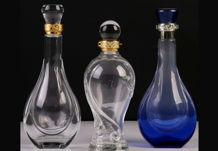 噴涂玻璃酒瓶與普通玻璃酒瓶之間有哪些區(qū)別？